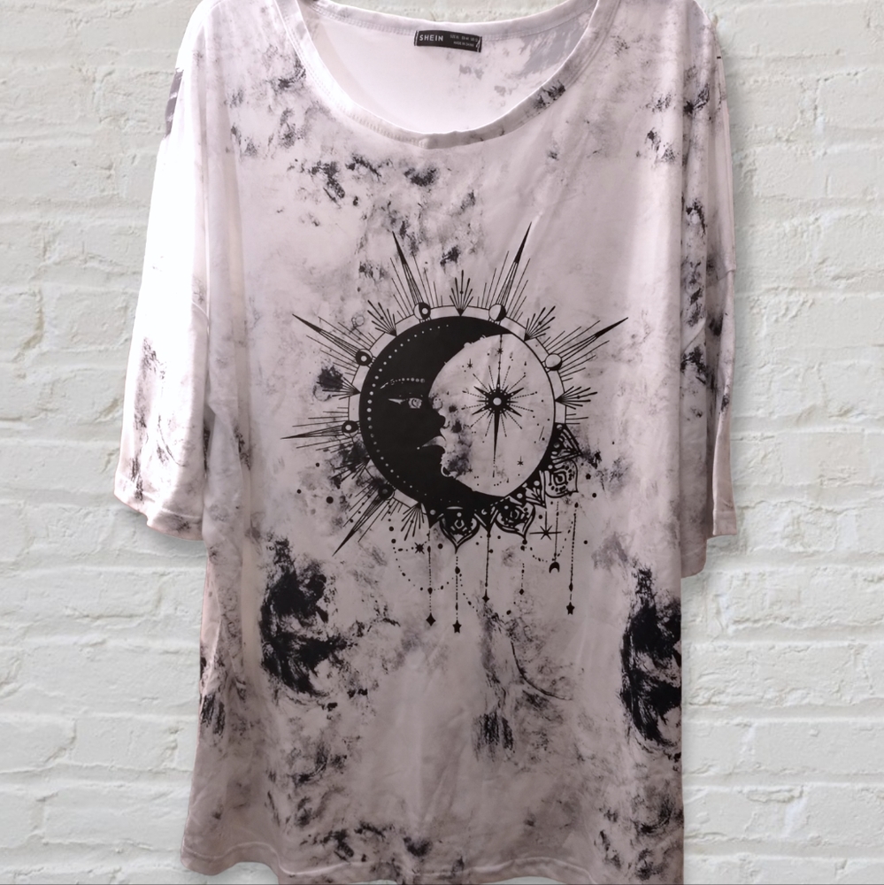 NWOT NEW Celestial Sun and Moon Black and White Tie Dye Print T-Shirt Tee xl
